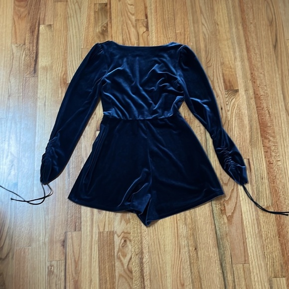 UO Brooklyn Velvet Romper size small - Picture 4 of 5